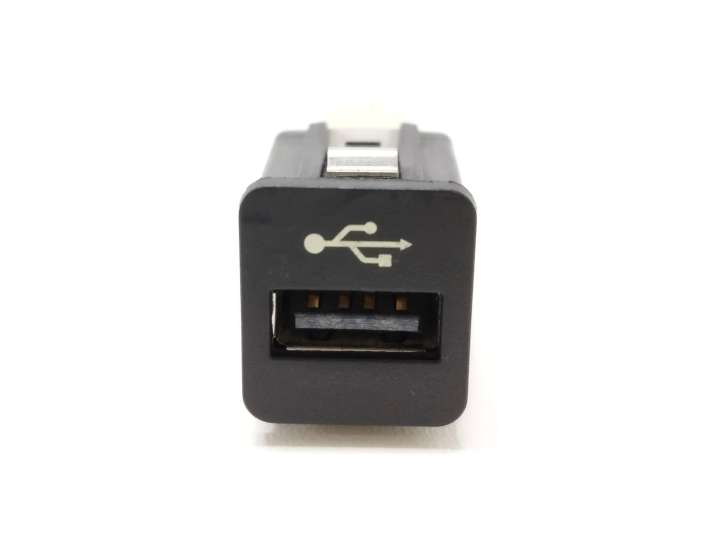 9167196 BMW 5 F10 F11 USB jungtis