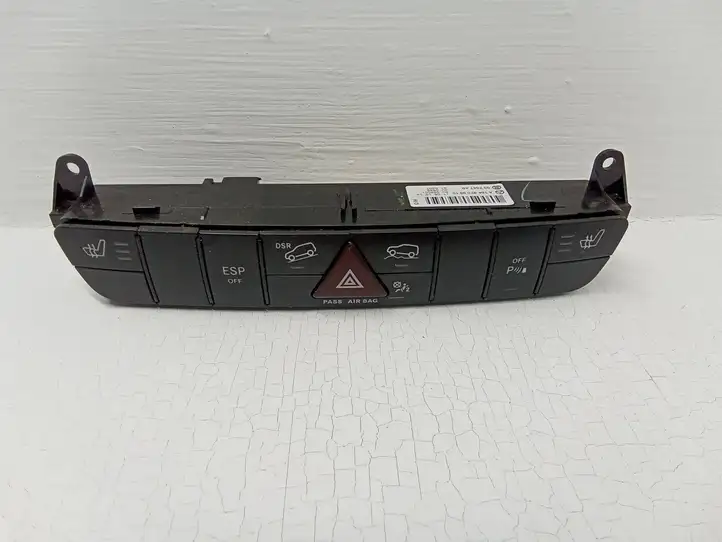 Mercedes-Benz ML W164 (2005 - 2011) A1648709910 Блок кнопок на панели — фото 1