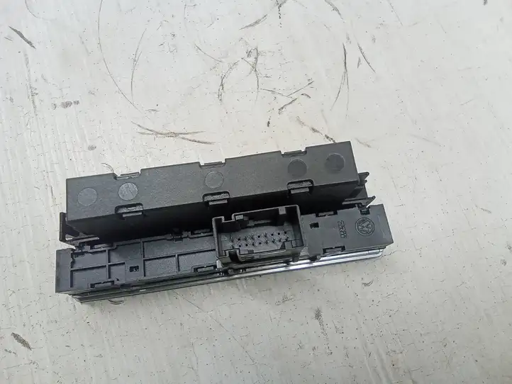 Volkswagen Tiguan (2011 - 2016)  5N2927132R Блок переключателей