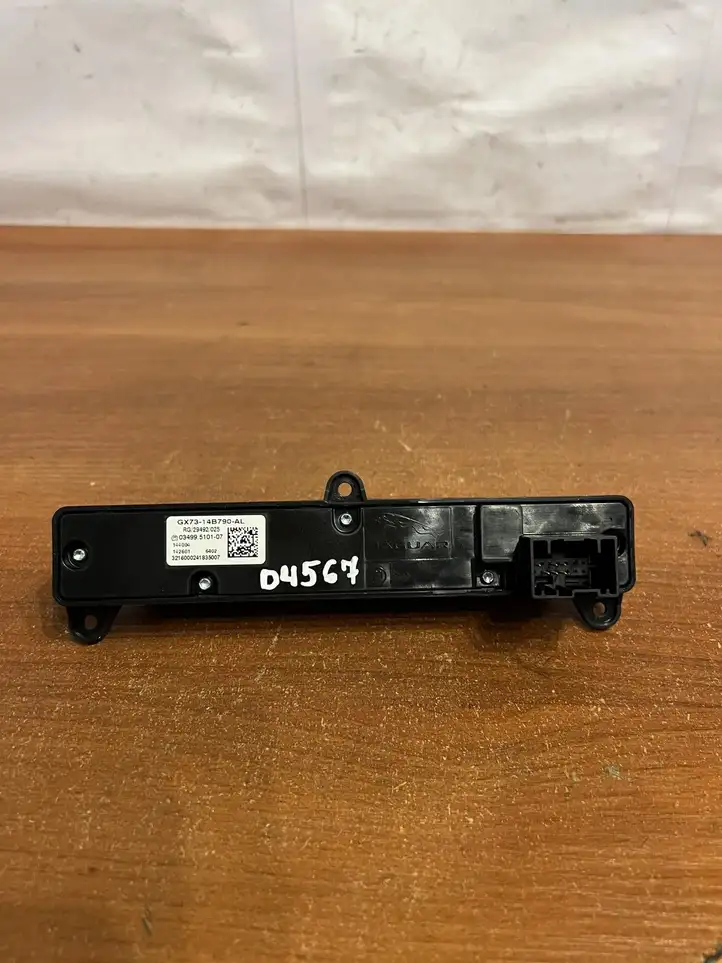 Jaguar XE (2014 - 2019)  GX7314B790AL Блок переключателей