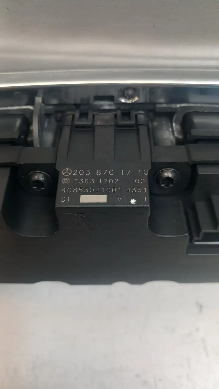 Mercedes-Benz C W203 (2000 - 2007) 2038701710 Блок кнопок на панели — фото 2