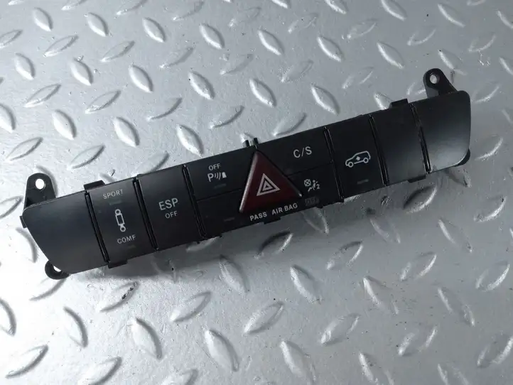 Mercedes-Benz R W251 (2005 - 2013) A2518703010 Блок кнопок на панели — фото 1