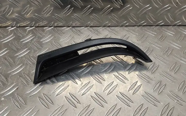 Toyota Prius+ (ZVW40) (2011 - 2018) 5211247020 Решетка противотуманной фары — фото 1