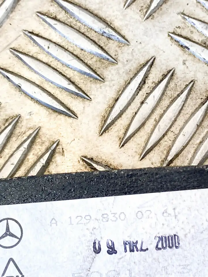 Mercedes-Benz SL R129 (1989 - 2002) A1298300261 Прочие детали салона — фото 7