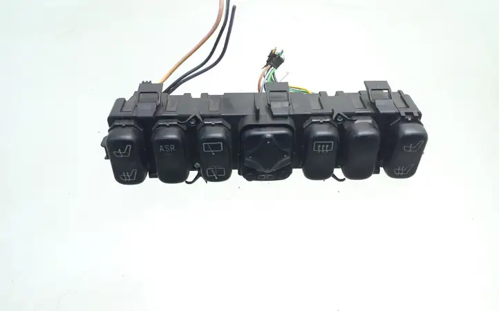 Mercedes-Benz Vaneo W414 (2001 - 2005) 1688203810 Блок кнопок на панели — фото 1