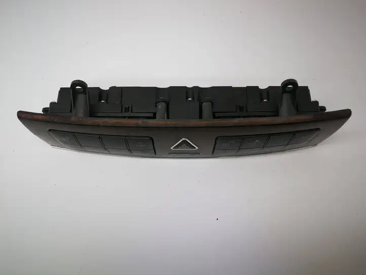 Mercedes-Benz C W203 (2000 - 2007) 2038700910 Блок кнопок на панели — фото 2