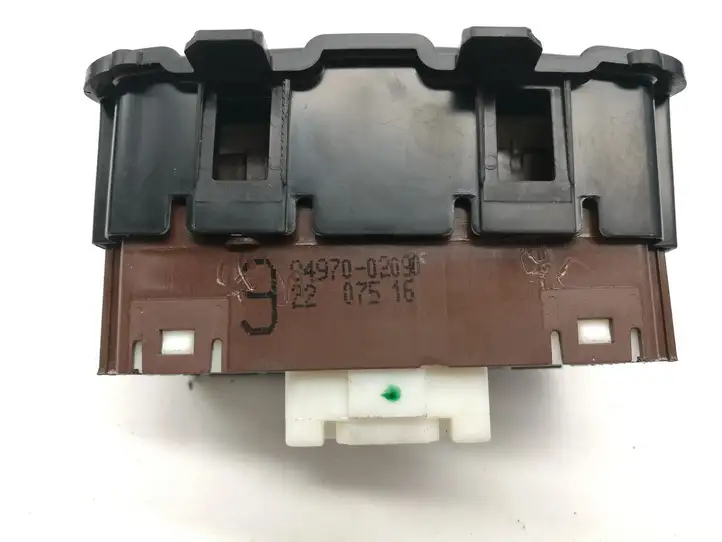 Toyota Auris E180 (2012 - 2018) 8497002090 Блок кнопок на панели — фото 4