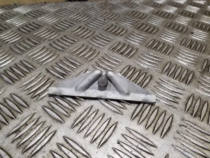 BMW X1 E84 (2009 - 2015)   Держатель аккумулятора