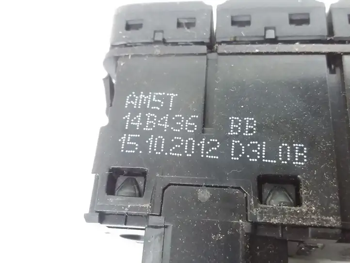 Ford Focus (2011 - 2015) AM5T14B436BB Кнопка парктроника — фото 3