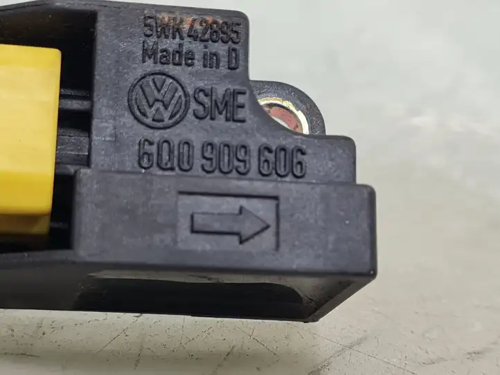 Volkswagen PASSAT B5.5 (2001 - 2005) 6Q0909606 Датчик удара SRS — фото 4