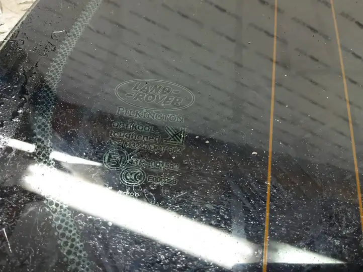 Land Rover Discovery 4 - LR4 (2009 - 2013) 43R001582 Боковое стекло в середине кузова — фото 3