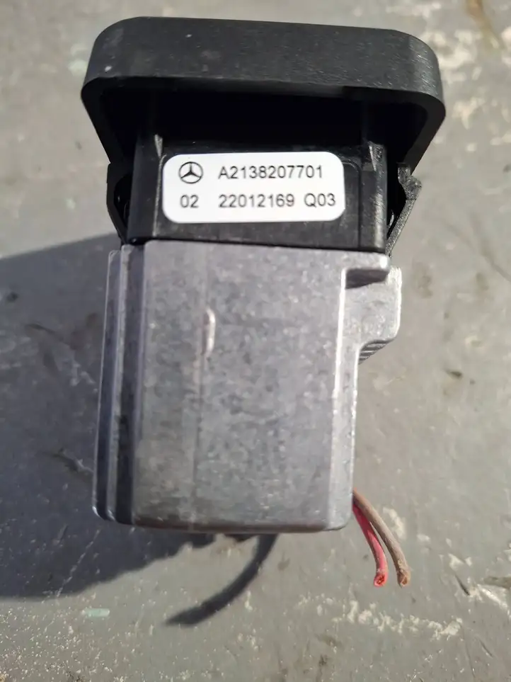 Mercedes-Benz E W213 (2016 - ) A2138207701 USB модуль — фото 3
