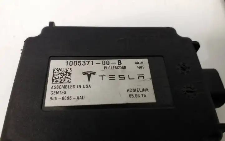 Tesla Model S (2016 - 2021) 100537100B Прочие блоки управления — фото 7