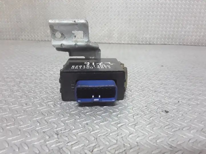 Toyota Corolla Verso E121 (2001 - 2004) 8264212050 Реле дневных фонарей — фото 2