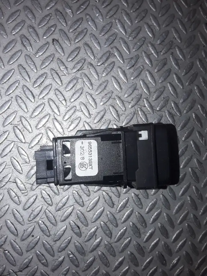 Citroen C4 I Picasso (2006 - 2013) 96553139XT Кнопка парктроника — фото 2