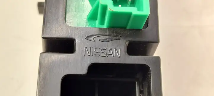 Mercedes-Benz W470 (2017 - 2020) Кнопка парктроника — фото 8