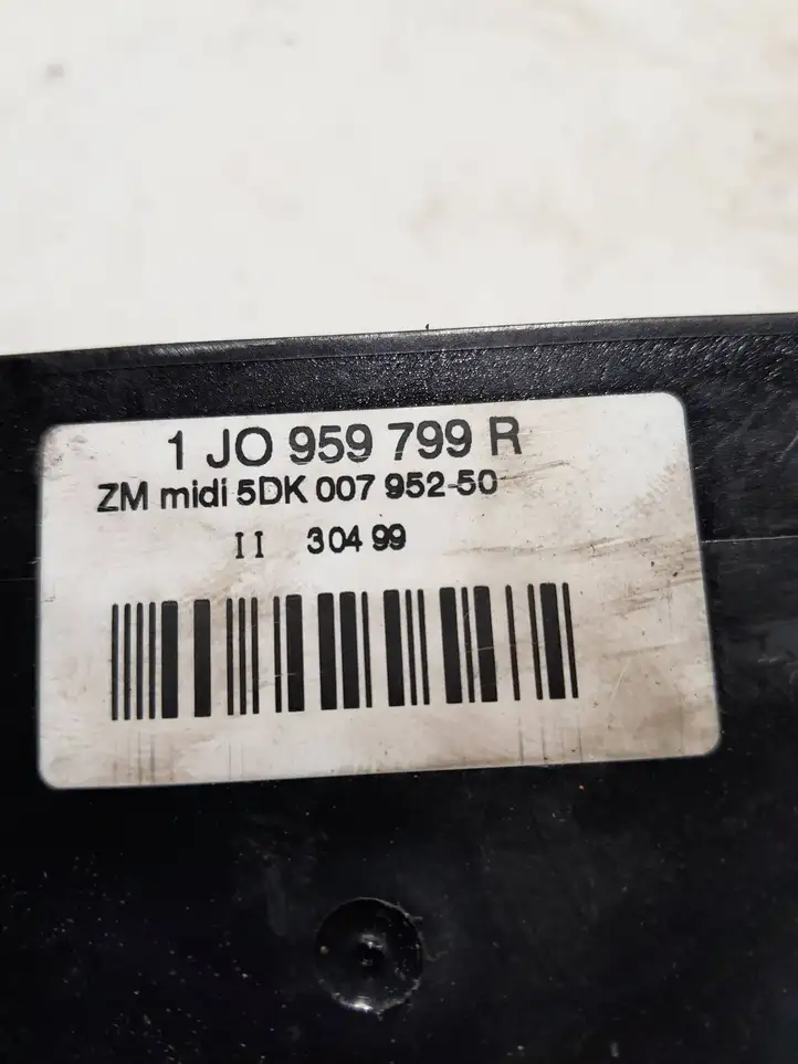 Volkswagen PASSAT B5 (1997 - 2000) 1J0959799R Модуль комфорта — фото 3