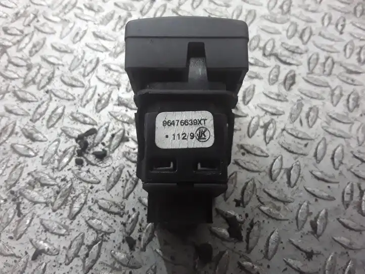 Citroen C4 (2004 - 2008) 96476639XT Кнопка парктроника — фото 2