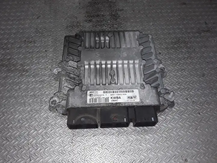 Ford Focus (2005 - 2008)  5WS40557AT Блок управления двигателя