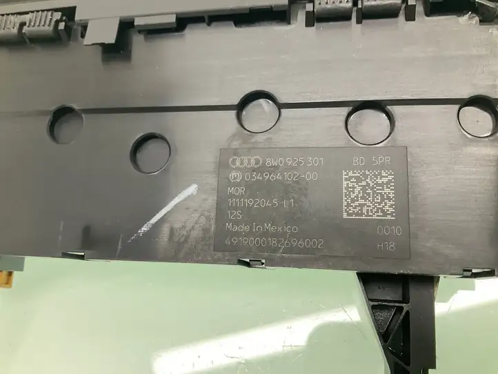 Audi Q5 (2017 - )  8W0925301 Включатель системы стабильности (ESP)