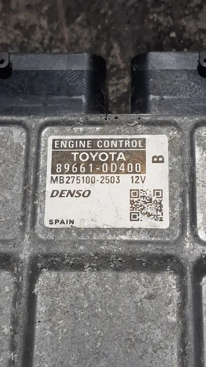 Toyota Yaris (1999 - 2003) 896610D400 Блок управления двигателем (ЭБУ) — фото 2