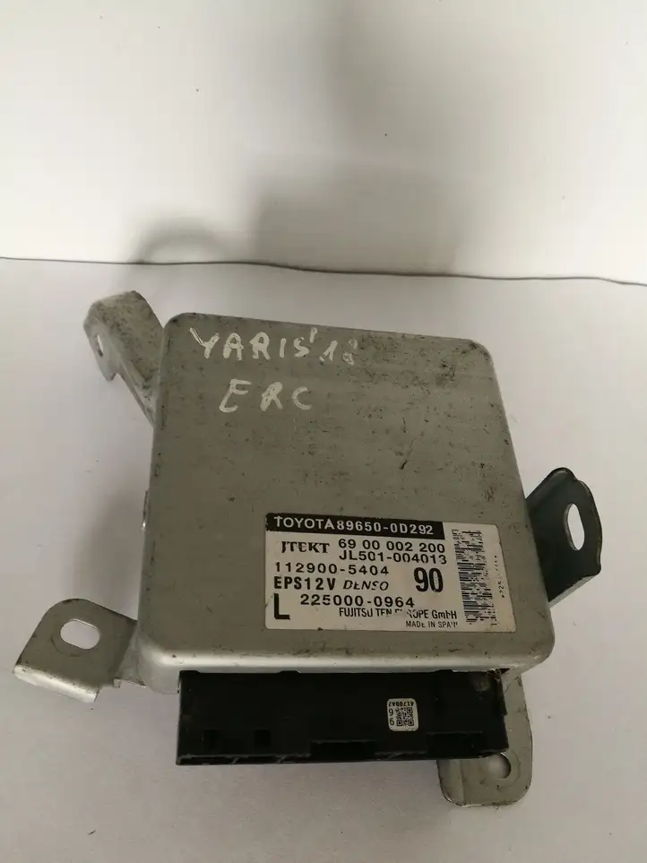 Toyota Yaris (2009 - 2012) 896500D292 Прочие блоки управления — фото 1