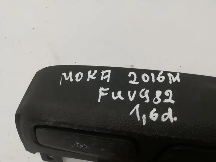 Opel Mokka (2012 - 2016) 95459691 Кнопка парктроника — фото 2