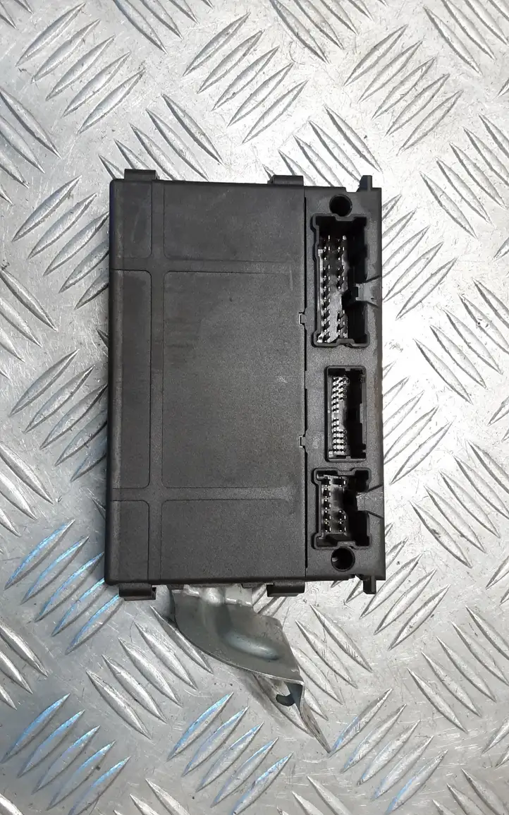 Nissan (2000 - 2006) 28551BU004 Модуль комфорта — фото 3