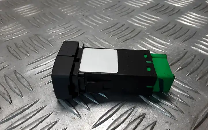 Honda Accord (2008 - 2016)   Включатель системы стабильности (ESP)