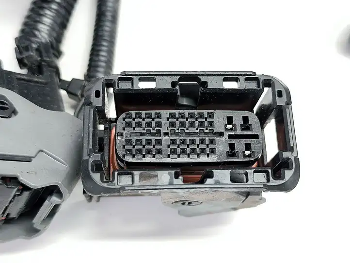 Toyota bZ4X (2021 - )  84653W Ящик предохранителей (комплект)