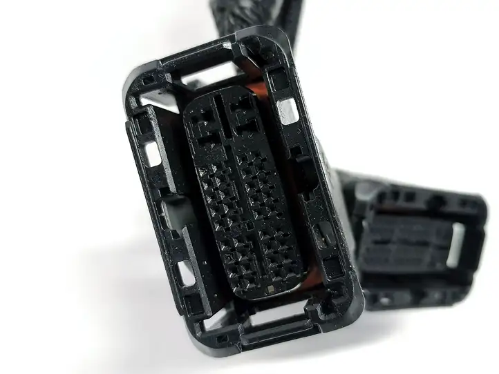 Toyota bZ4X (2021 - )  84653W Ящик предохранителей (комплект)