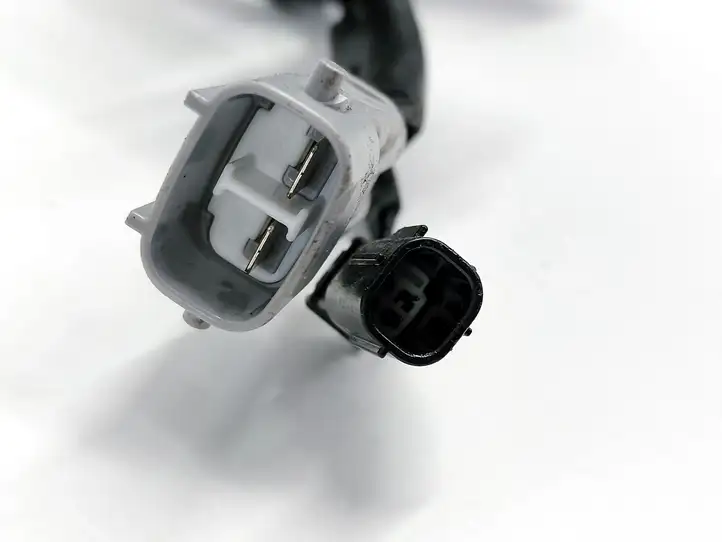 Toyota bZ4X (2021 - )  84653W Ящик предохранителей (комплект)