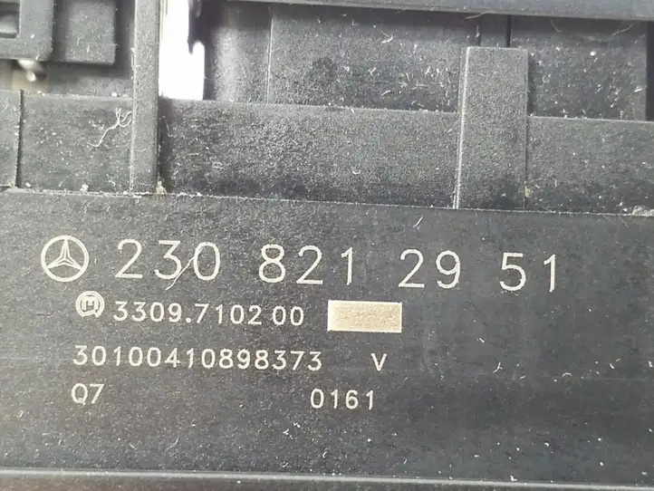 Mercedes-Benz SL R230 (2001 - 2012) A2308212951 Кнопка парктроника — фото 4