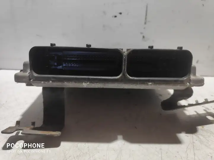 Volkswagen Golf IV (1998 - 2005)  038906019AM Блок управления двигателя