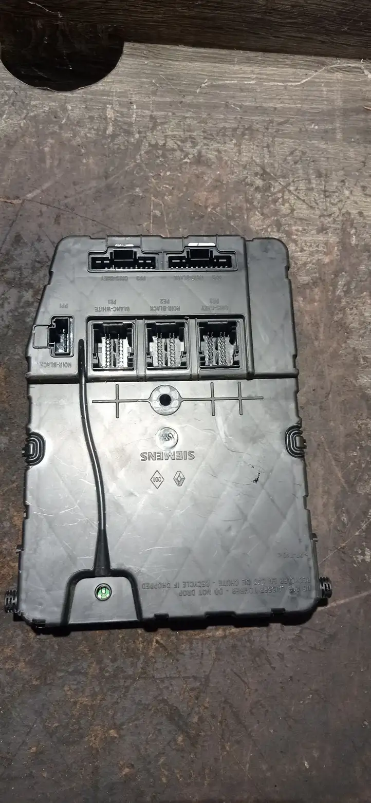 Renault Scenic II - Grand scenic II (2003 - 2006) 8200309690 Модуль комфорта — фото 1
