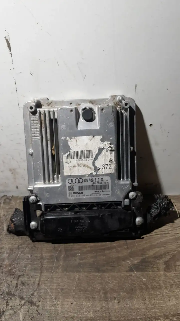 Audi A6 (2004 - 2008)  03G906016GC Блок управления двигателя