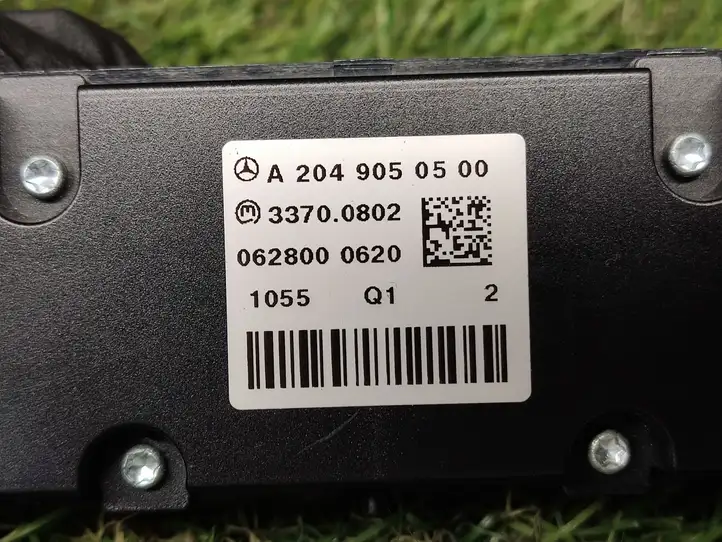 Mercedes-Benz C W204 (2007 - 2014) A2049050500 Кнопка парктроника — фото 2