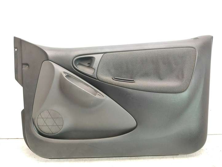 Toyota Yaris (2005 - 2009)  676110D010 Обшивка передней двери