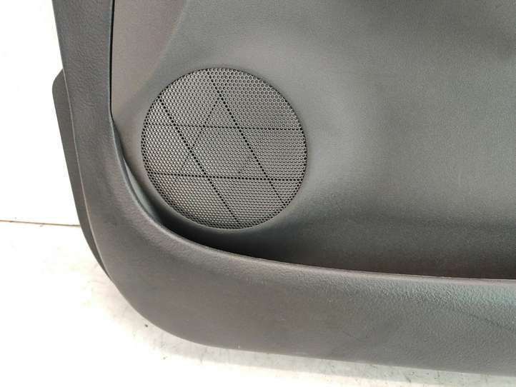 Toyota Yaris (2005 - 2009)  676110D010 Обшивка передней двери