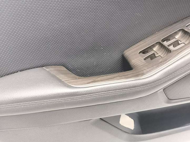 Kia Optima (2010 - 2013)  823014C660NAP Обшивка передней двери