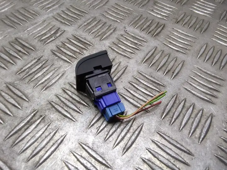 Peugeot 207 (2006 - 2009)  96522784XT Включатель датчиков парковки