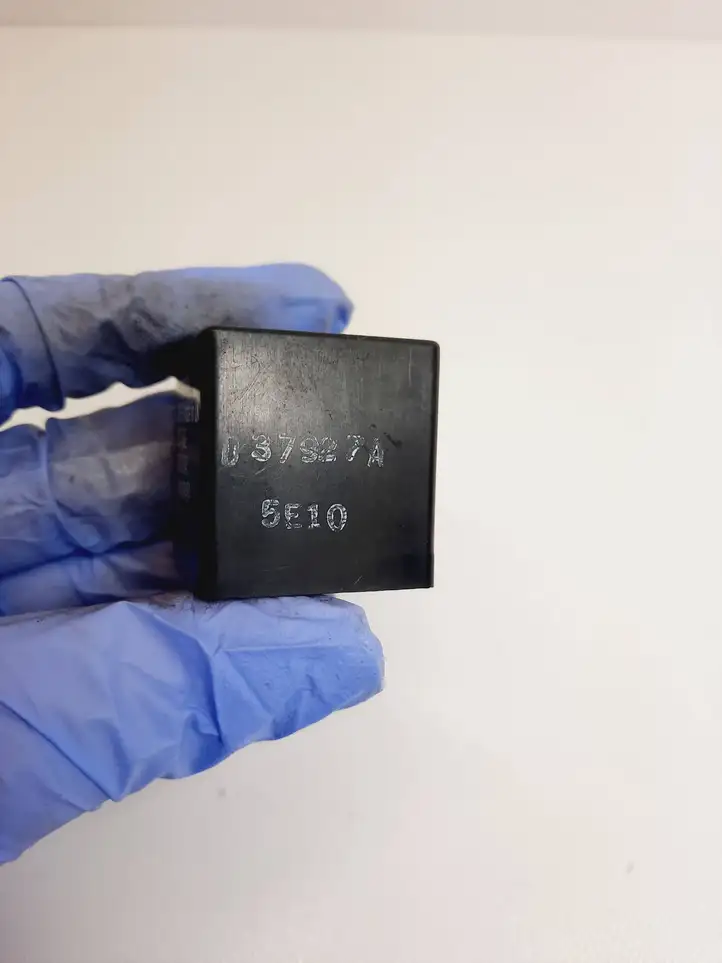 Volkswagen Golf IV (1998 - 2005)  191953227A Другое реле