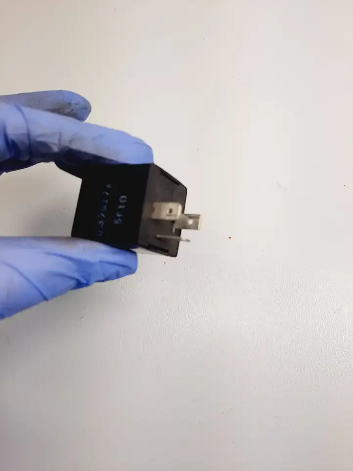 Volkswagen Golf IV (1998 - 2005)  191953227A Другое реле