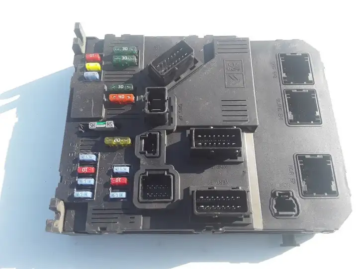Citroen Xsara Picasso (1999 - 2012) 9653667680 Модуль комфорта — фото 1