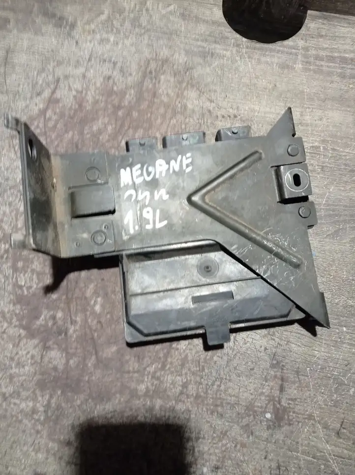 Renault Megane II (2002 - 2005)  8200334419 Блок управления двигателя
