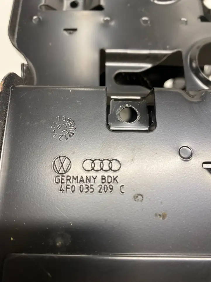 Audi Q7 4L (2005 - 2009) 4F0035209C Кронштейн GPS-навигатора — фото 3