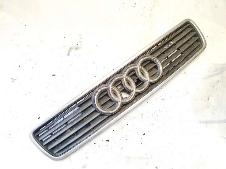 8d0853651k Audi A4 S4 B5 8D Grotelės priekinės