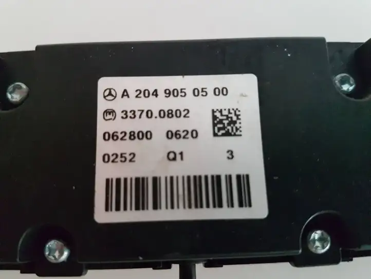 Mercedes-Benz C W204 (2007 - 2014) A2049050500 Кнопка парктроника — фото 4
