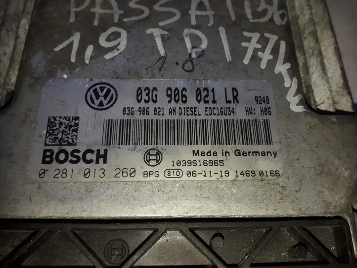Volkswagen PASSAT B6 (2005 - 2010) 0281013260 Блок управления двигателем (ЭБУ) — фото 2