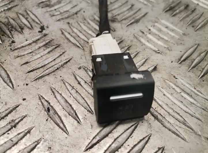 Audi A3/S3 8L (2000 - 2003)   Включатель системы стабильности (ESP)